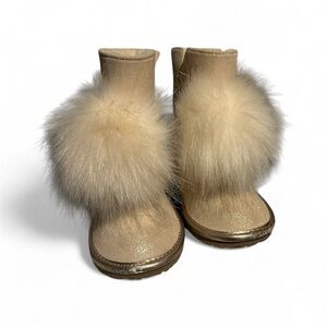 The Children's Place girls tan boots with fur detail. Size 10